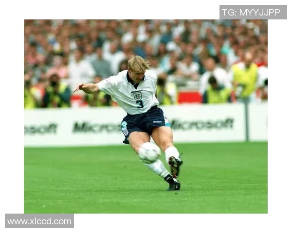 足球运动员在比赛中临时撒尿的尴尬瞬间与职业道德的碰撞分析